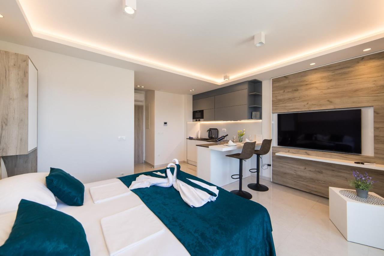 Delux Apartments Sunset Beach Promajna Ngoại thất bức ảnh